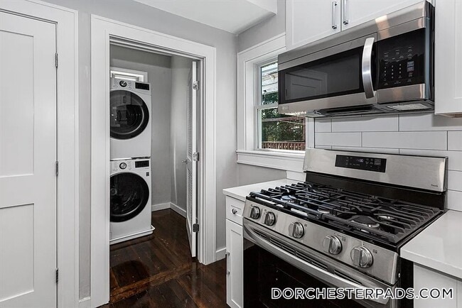 Building Photo - 19 Chase St