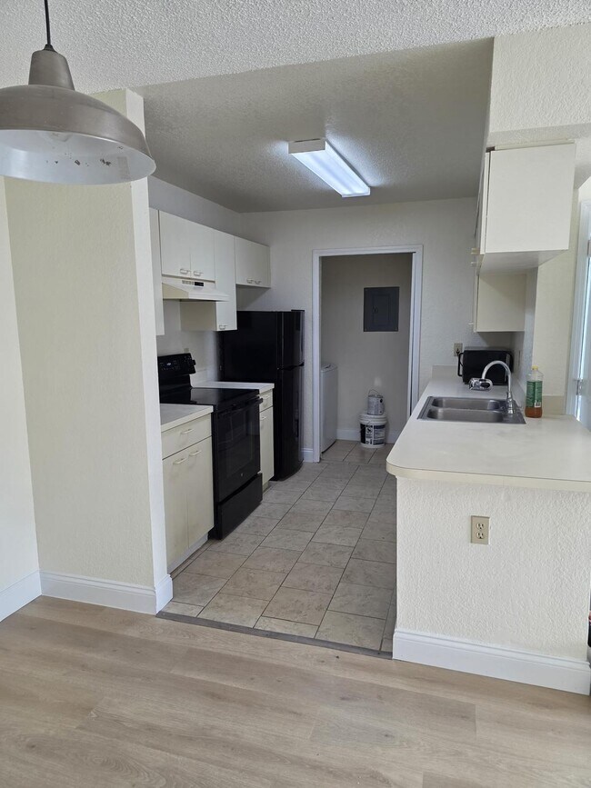 Photo - 2550 N Alafaya Trail