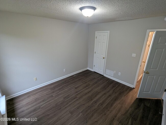 Photo - 947 Clubhouse Dr