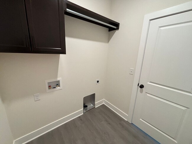 Photo - 5249/51 Chase Unit 5249 Chase