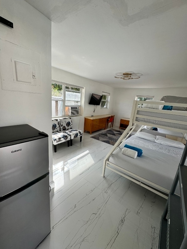 Building Photo - 1260sw SW 32nd St Rental