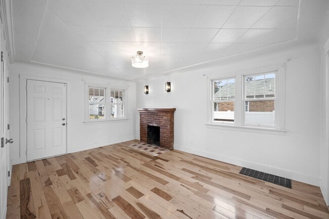 Photo - 2618 N Ash St