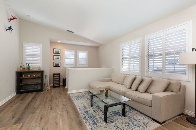 Photo - Luxury 2 Bedroom 2 Bath Townhouse w/ gourmet Kitchen in Mission Hills
