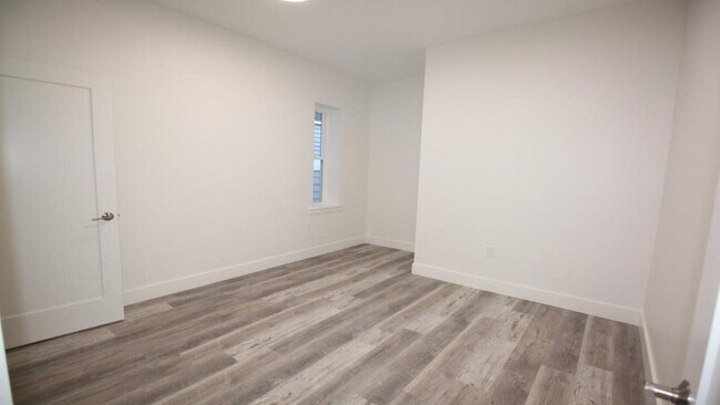 Photo - 525 E Broadway Unit 1