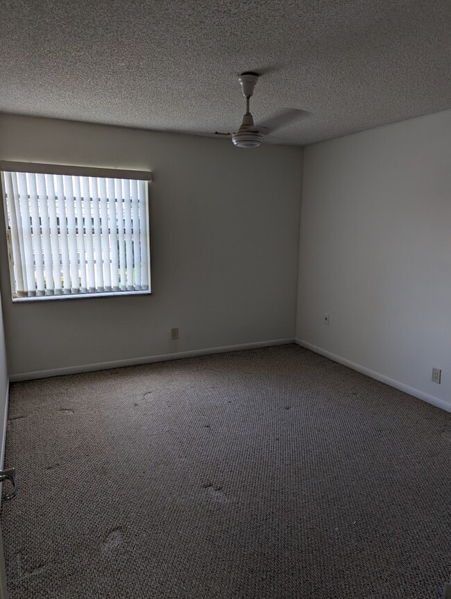 Building Photo - 517 Flanders K Unit k Rental
