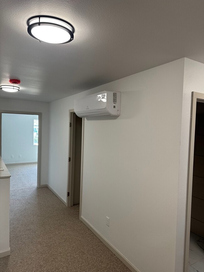 Photo - 265 4th St NE