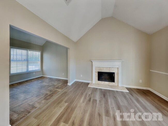 Photo - 5911 Dunn Rd