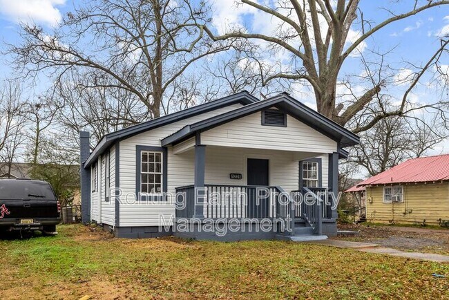 Photo - 1228 19th Pl SW