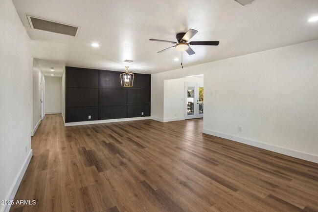 Photo - 8022 E Columbus Ave