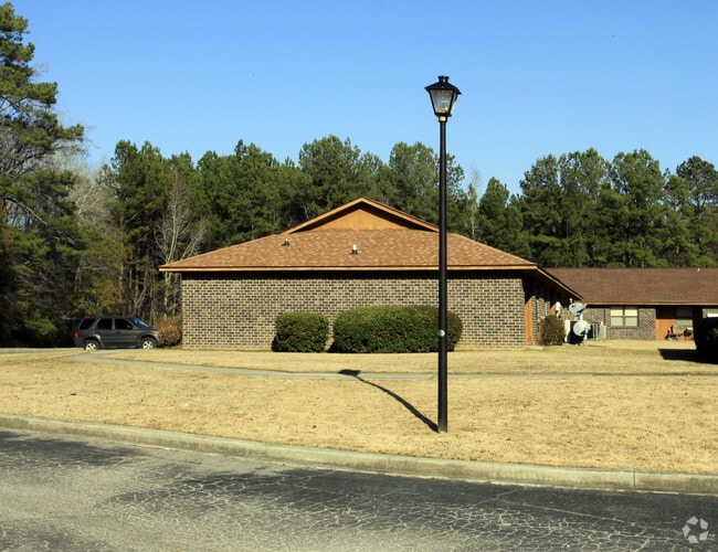 Summer Pine Apartments