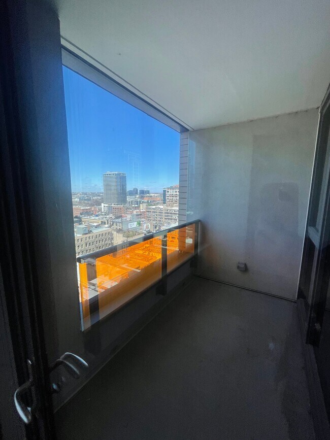Photo - 142 W Superior St