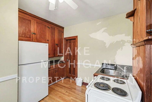 Photo - 212 N 3rd St