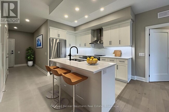 Photo - 71 Wyndham St S Unit 209