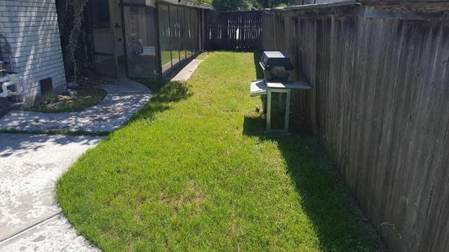 5701 Excalibur Dr