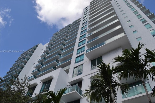 Photo - 333 NE 24th St Unidad 1409 Rental