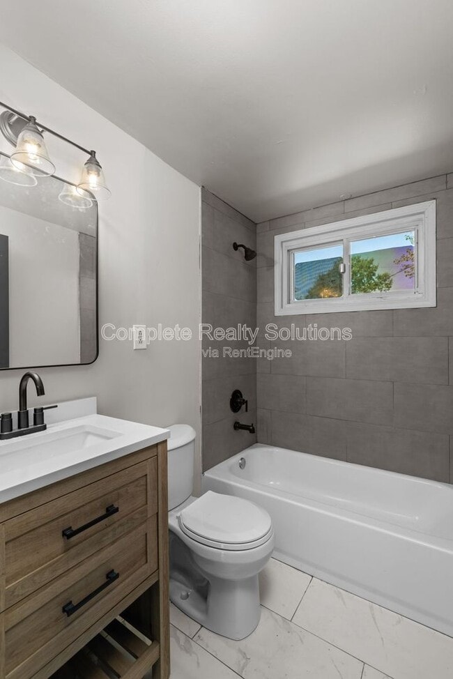 Photo - 1395 St Jean St