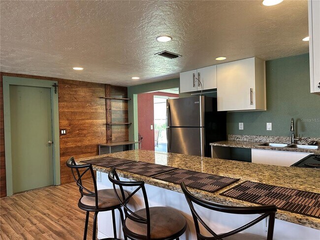 12807 Vassar Ct