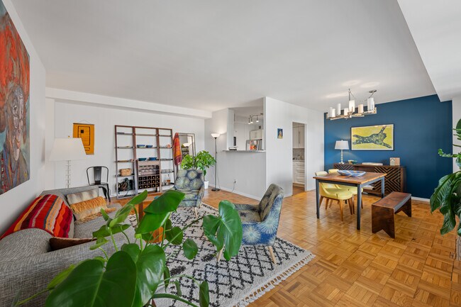 Photo - 4740 Connecticut Ave NW Unit 805