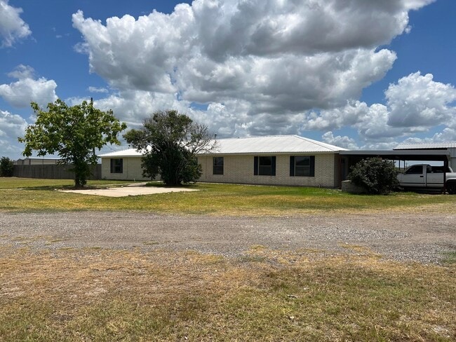 Building Photo - 918 Fairway Dr Rental