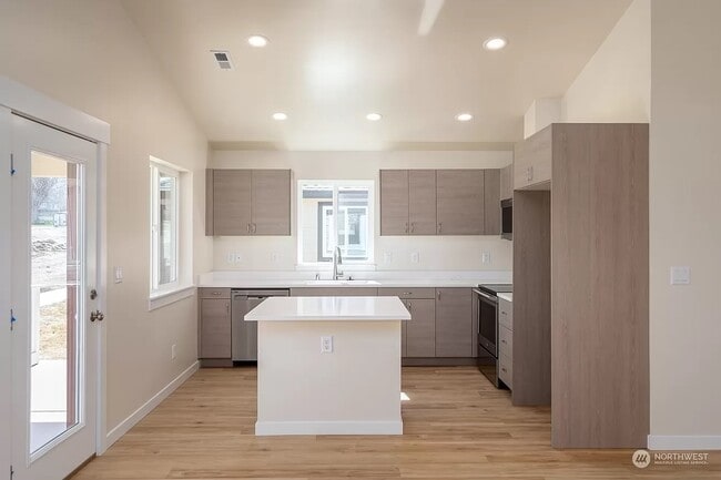 Photo - 123 9th Ave