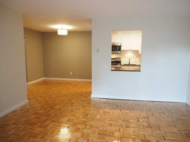 Photo - 10 Longwood Dr Unit 10