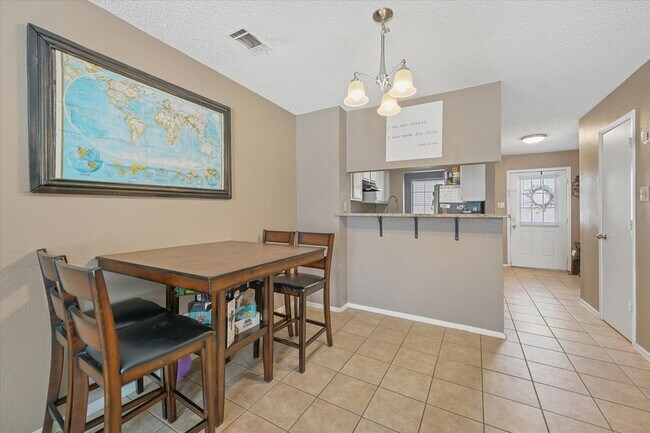 Photo - 621 Carriagehouse Ln Unit 2