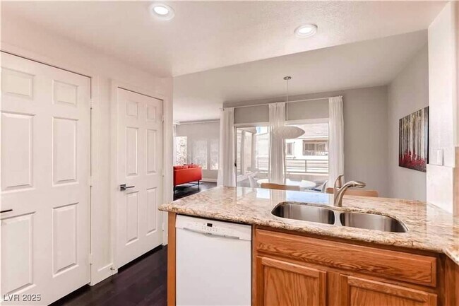 Building Photo - 840 Picotte St Unit 203