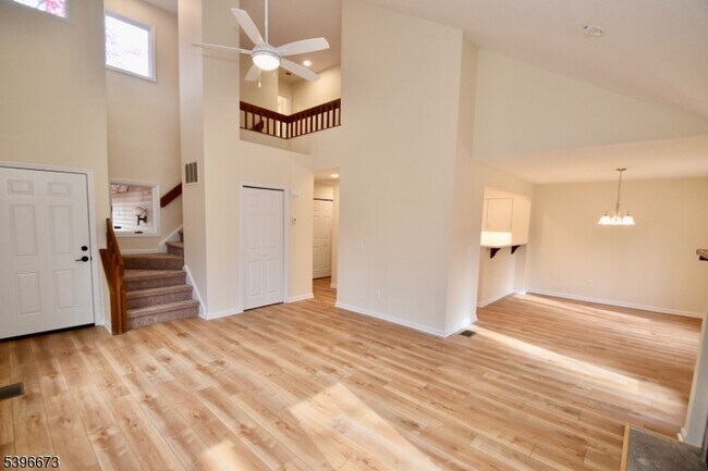 Photo - 15 Stonehouse Ct