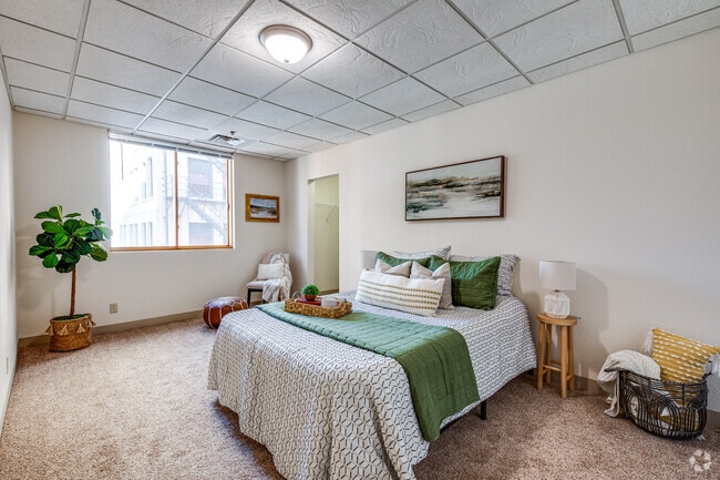 Building Photo - The Harbours