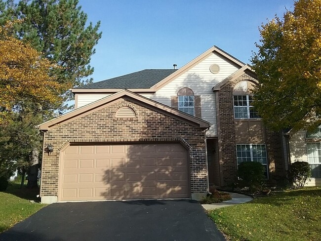 Large 3 Bedroom End Unit Located in the Ke... - Large 3 Bedroom End Townhome Unit Located in the Ke...