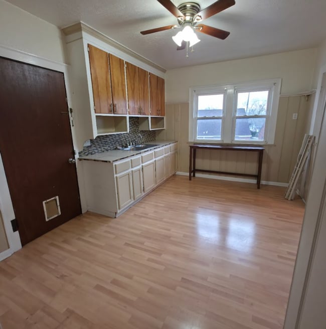 Photo - 18214 La Salle Rd Unit UP