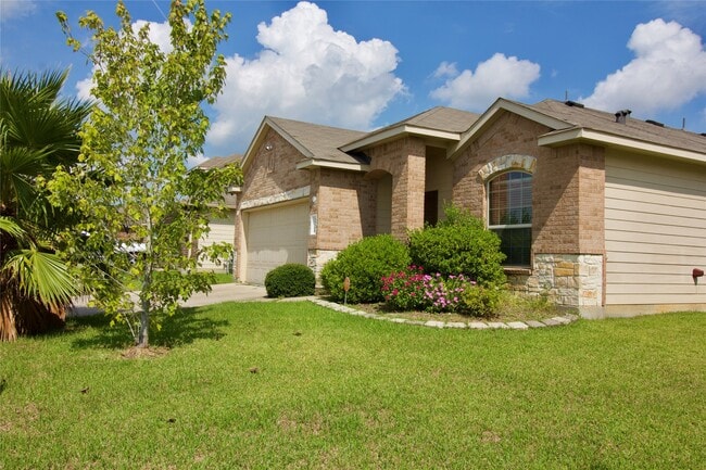 Building Photo - 25311 Saddlebrook Ranch Dr