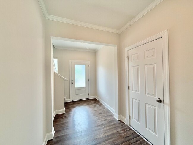 Photo - **OFFERING WAIVED APPLICATION FEES** Moder...