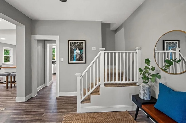 Photo - Gorgeous 4 or 5 bed 3.5 Bath in Madisonvil...