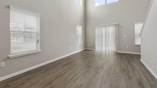 Photo - 516 E Slaughter Ln Unit 901