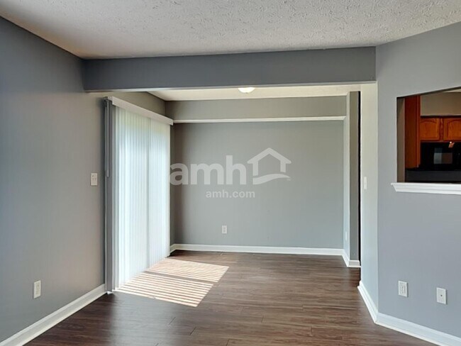 Photo - 16705 Greensboro Dr