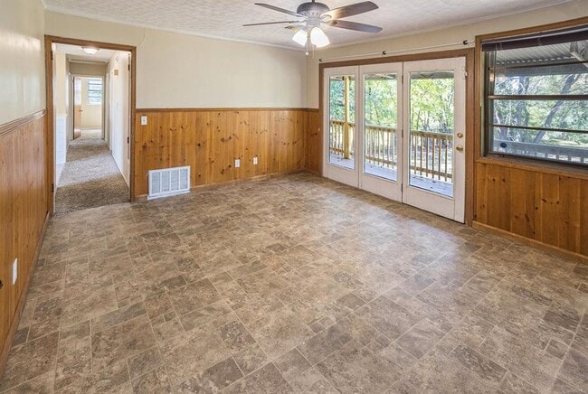 Photo - 1422 Flamingo Ln