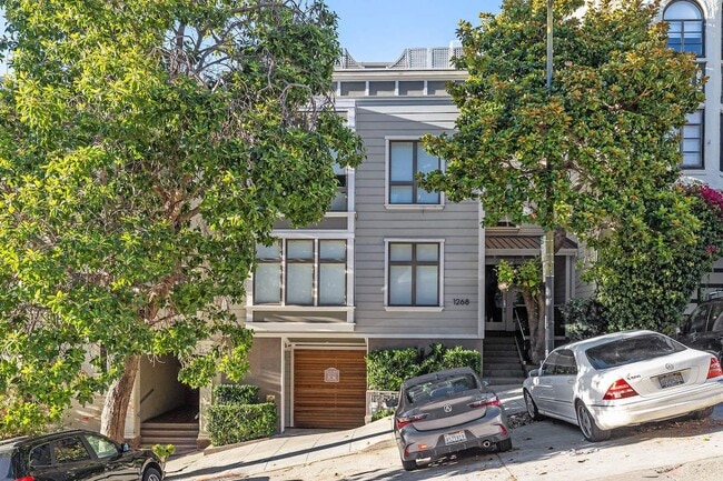 Photo - 1268 Lombard St