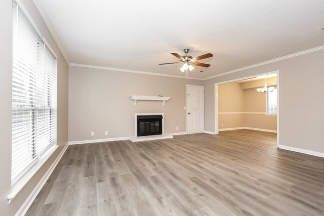 Photo - 105 Bordeaux Ct