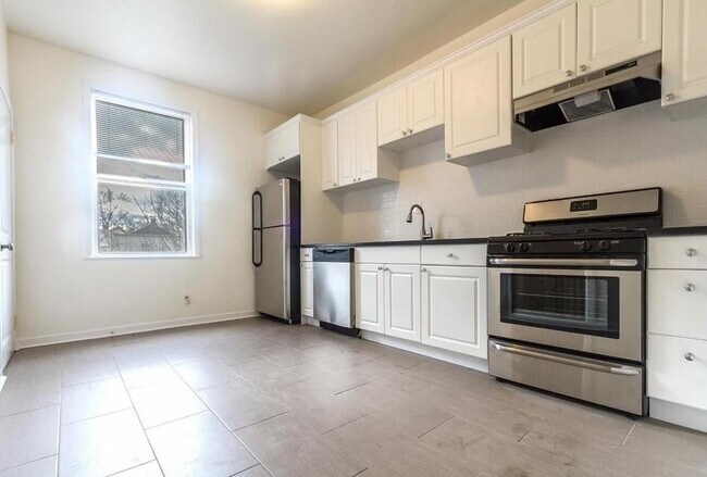 Photo - 53 Condict St Unit 2