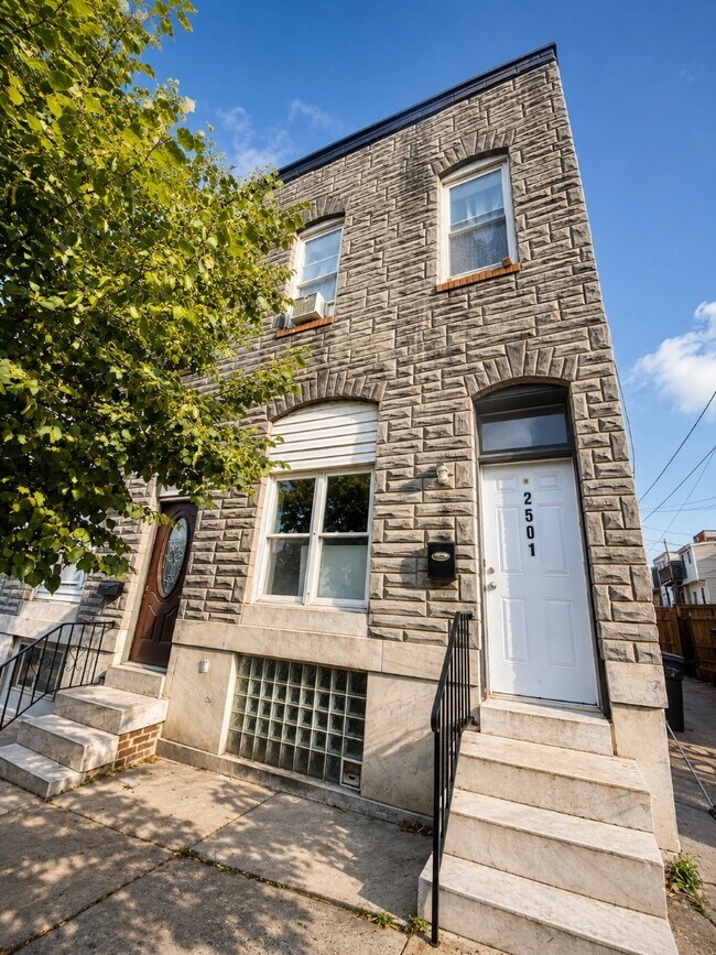 2501 E Fayette St
