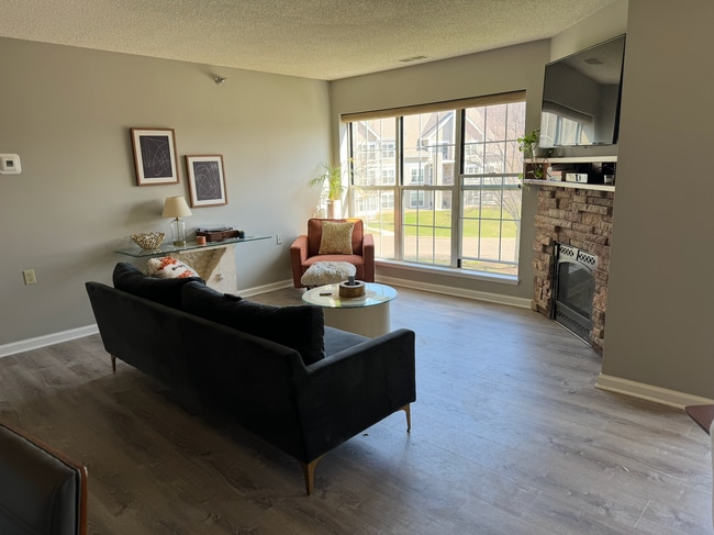 Building Photo - 5978 Chasewood Pky Unit 102 Rental