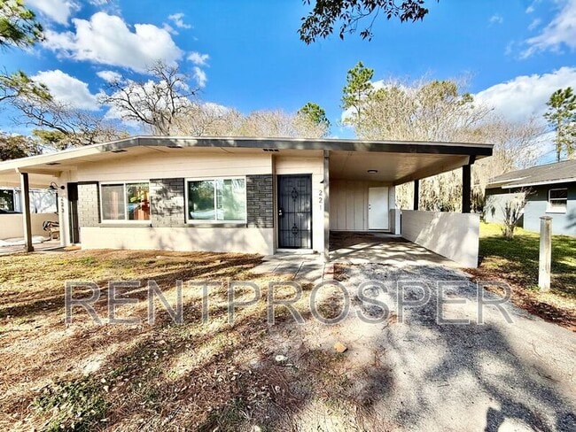 Photo - 221 Concord Dr