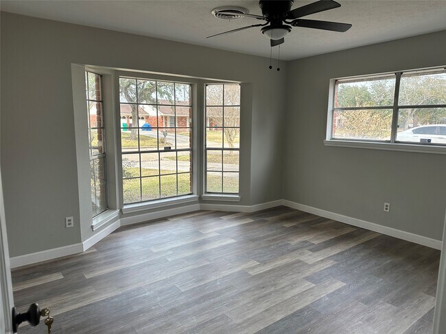 Photo - 4821 Burning Tree Dr