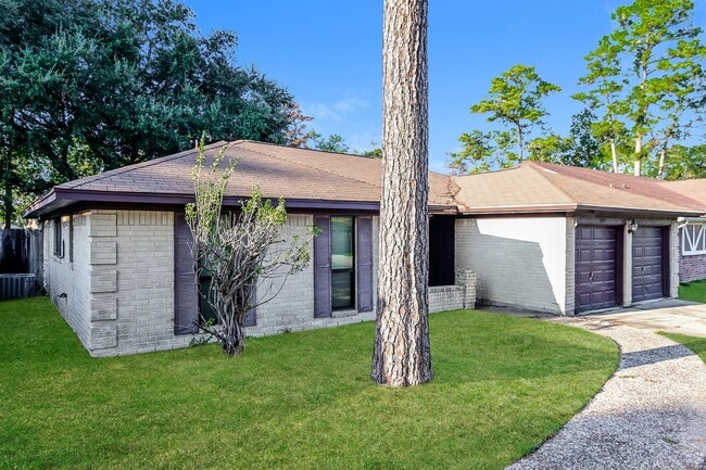 Photo - 6019 Coachgate Dr