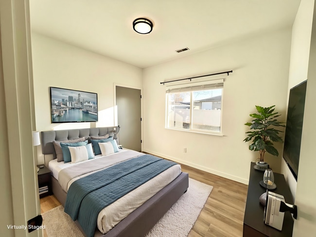 Bedroom 2 - 139 N Plummer Rd