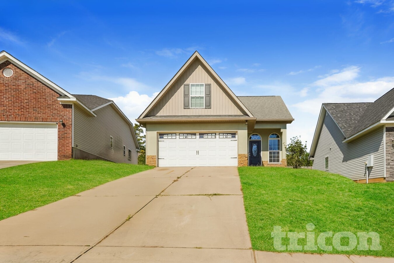 Photo - 2002 Dundee Way