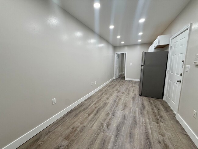 Photo - 330 Jackson St