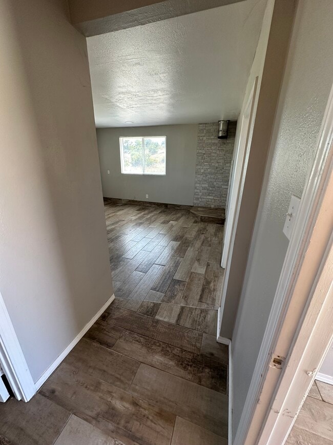 Building Photo - 1431 Tierra del Sol Rd