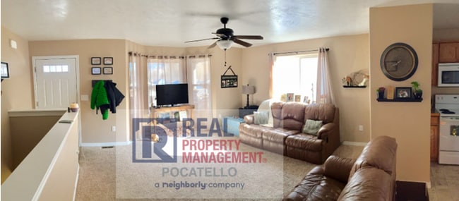 Photo - "Beautiful 4 Bedroom House For Rent" - Not furnished